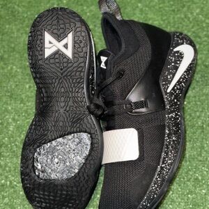 Nike PG 2.5 TB “ Black / White” size 11.5